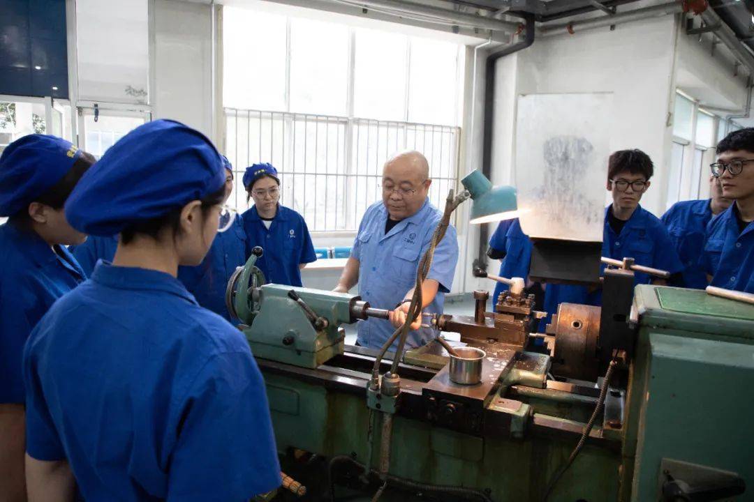 青宙,滕越,周卫润,蒋晨宇薛马荣,游霄童,葛志金李博润,曹爱琳,王振