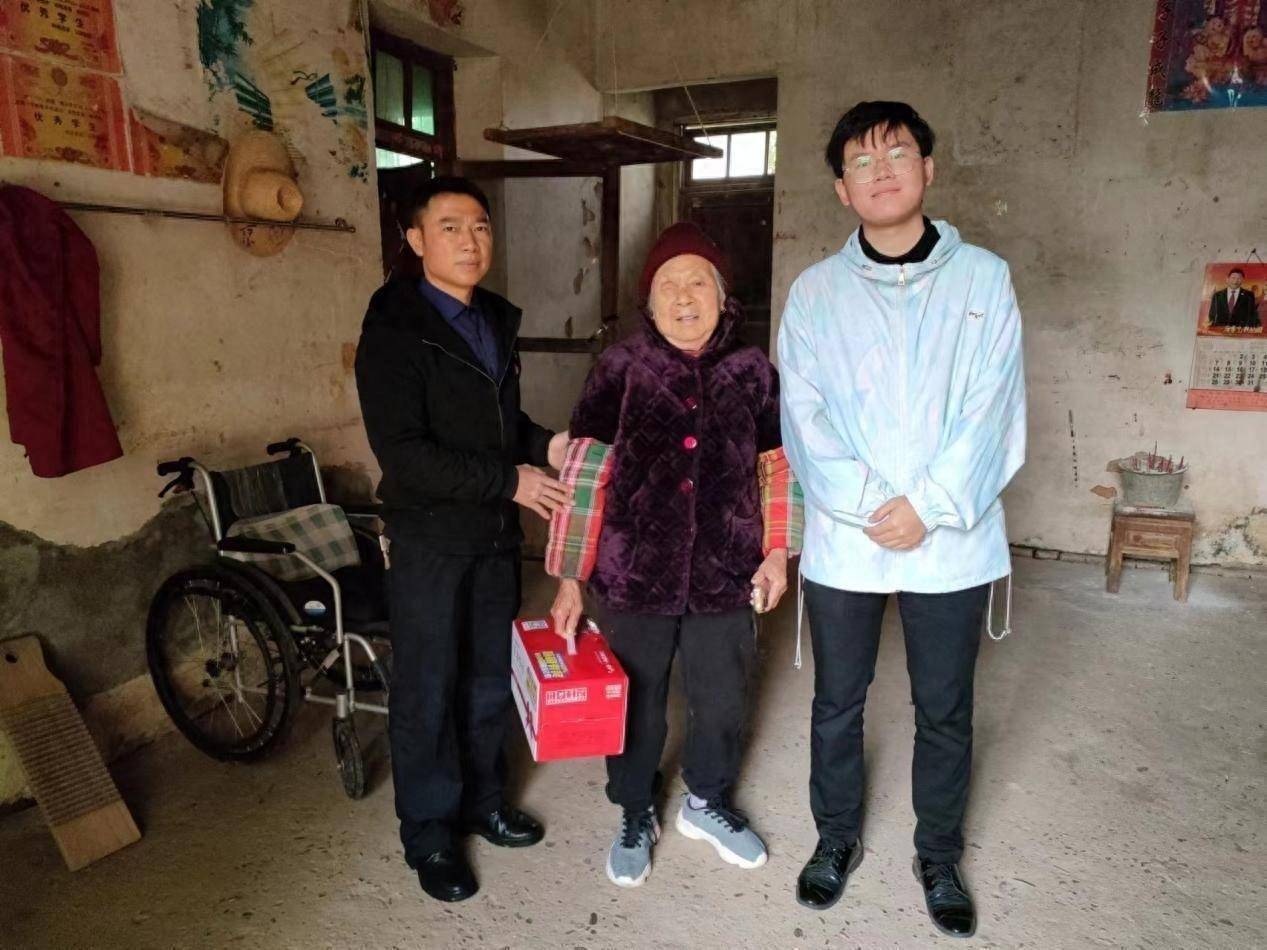 南昌县泾口乡:乡村振兴送温暖,点点温情暖人心_驻村_工作_村民