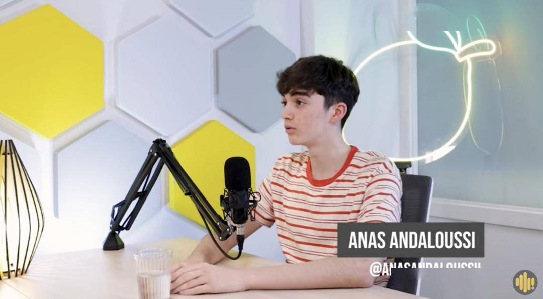 西班牙19岁少年开人工智能公司月入51万火上综艺节目！