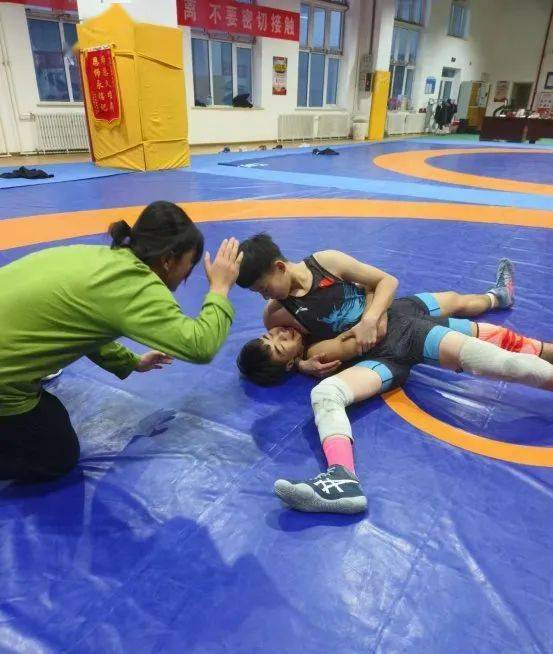 赤峰市体育中学冬训大练兵观看励志电影和主题演讲活动内蒙古冰雪运动