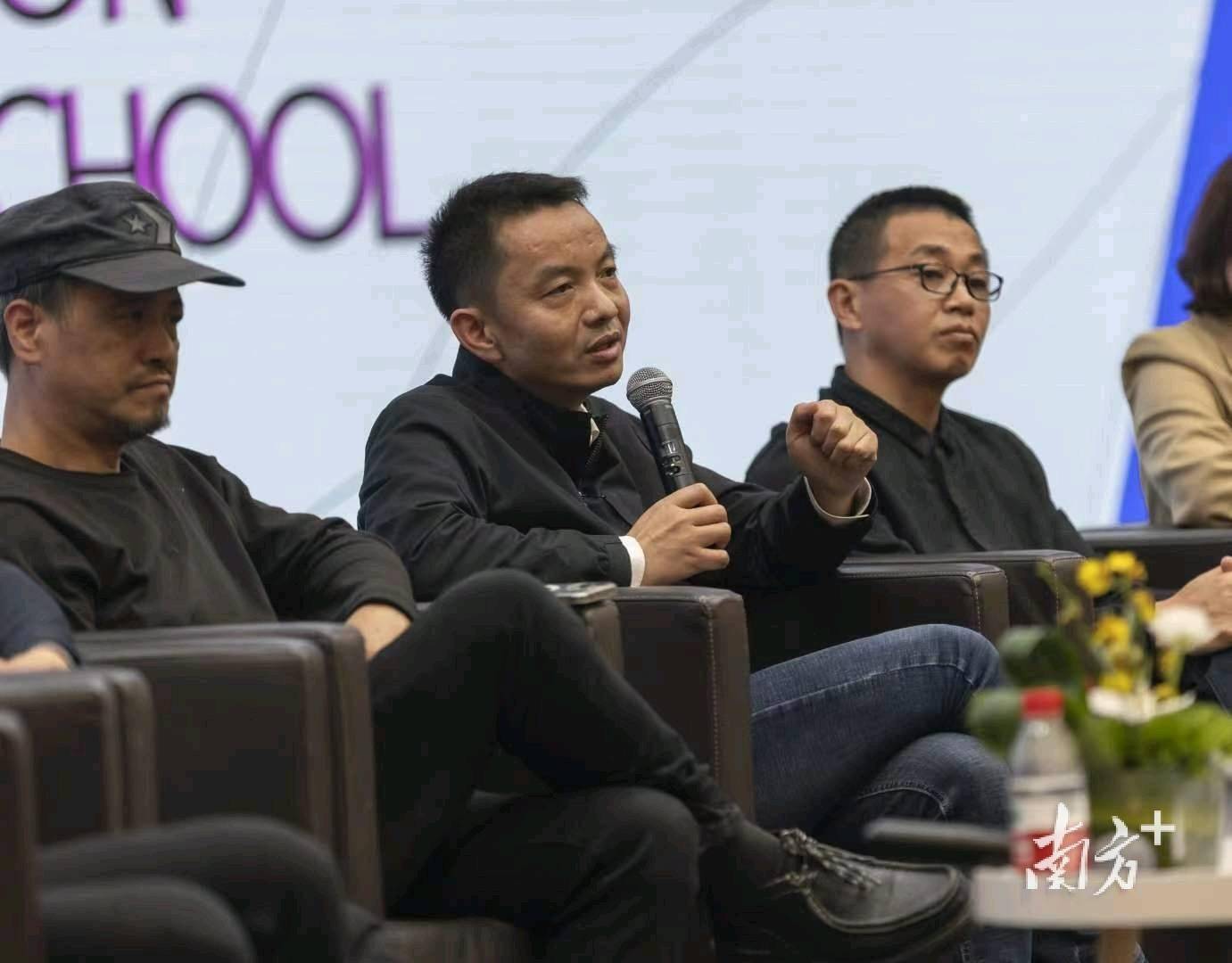 "广州美术学院绘画艺术学院副院长兼油画系主任刘可介绍,本次年展活动