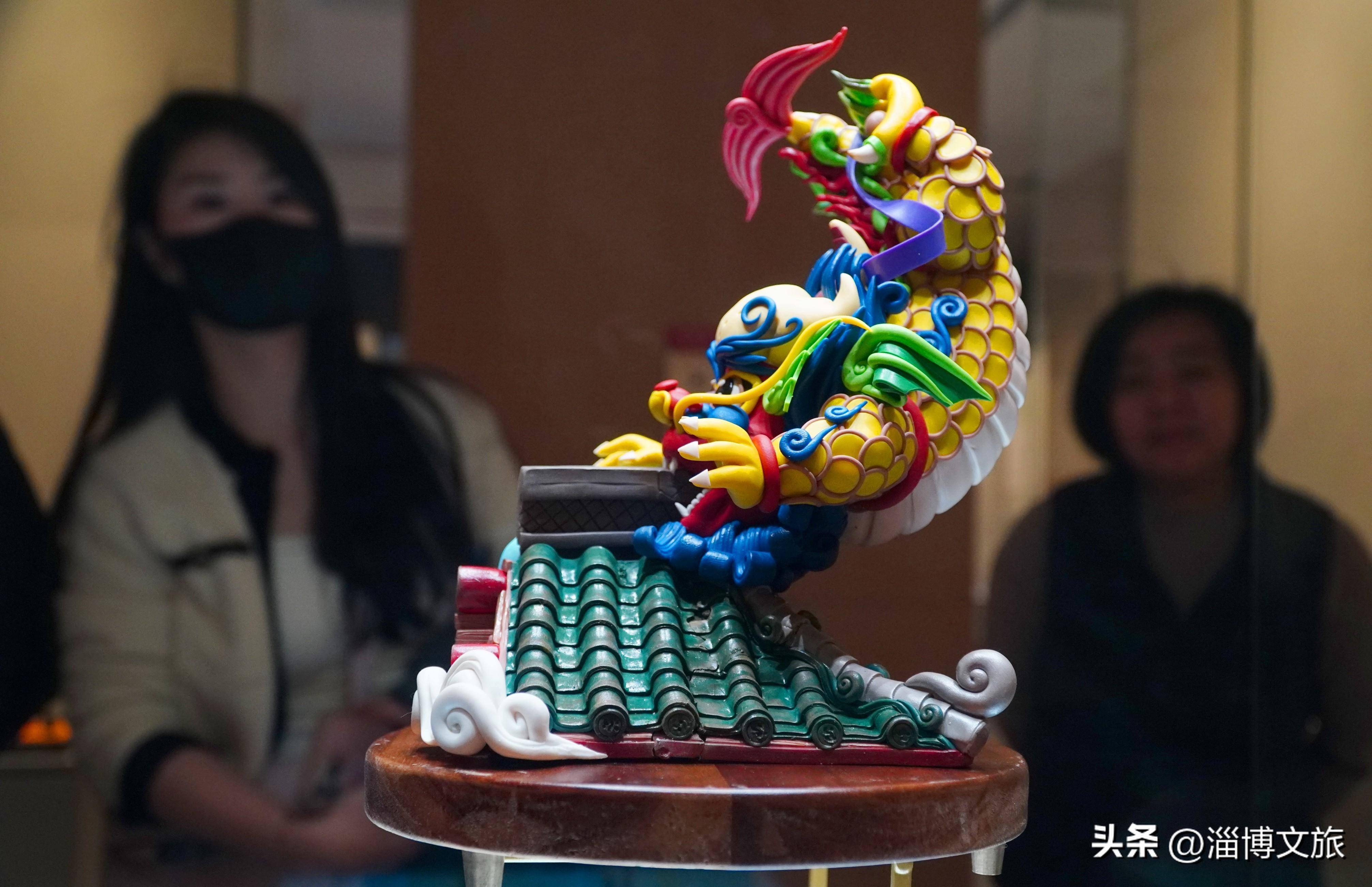 淄博陶瓷琉璃博物馆跨入年接待游客过百万人次景区行列,龙年主题软陶