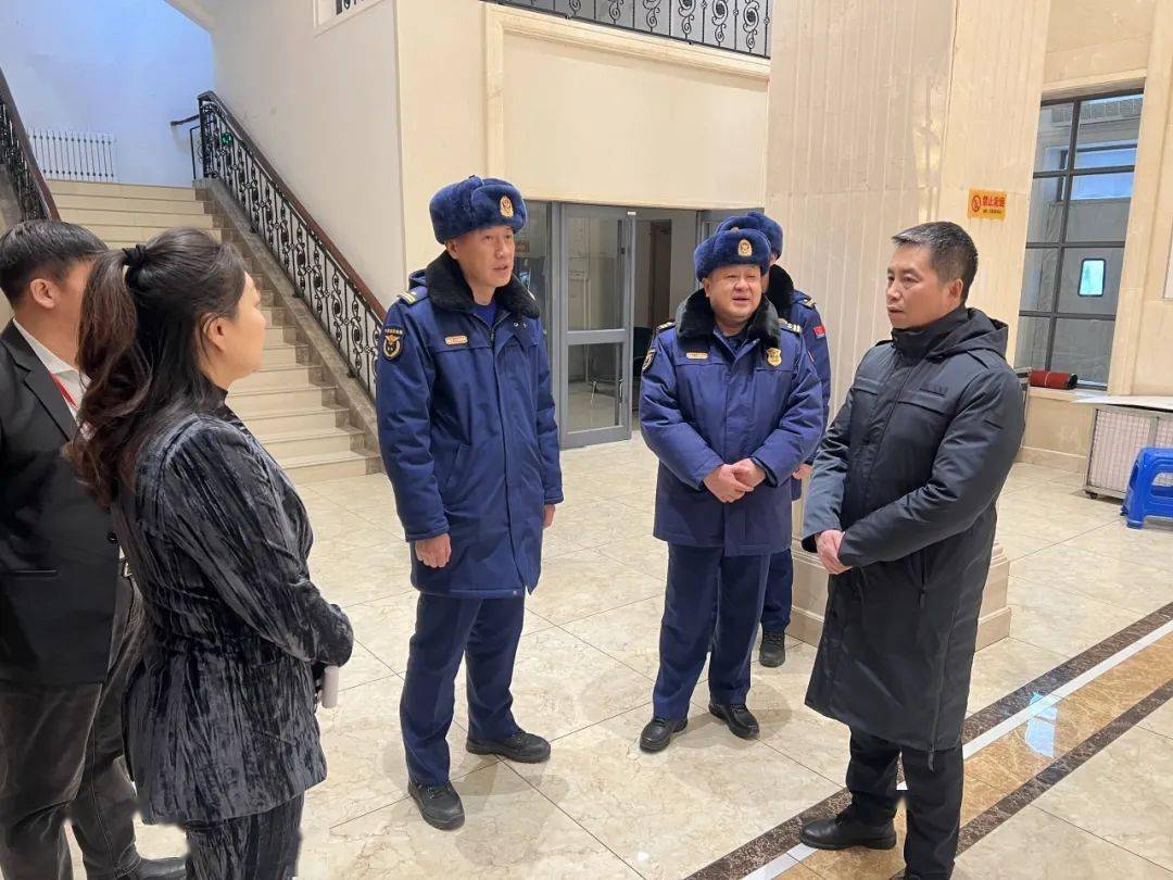 你好"火焰蓝"丨鹤岗市副市长,市公安局党委书记,局长陈伟宏带队检查