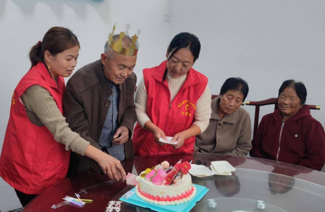 菏泽市定陶区黄店镇:幸福食堂飘出浓浓"幸福味儿"_周海村_老人_生活