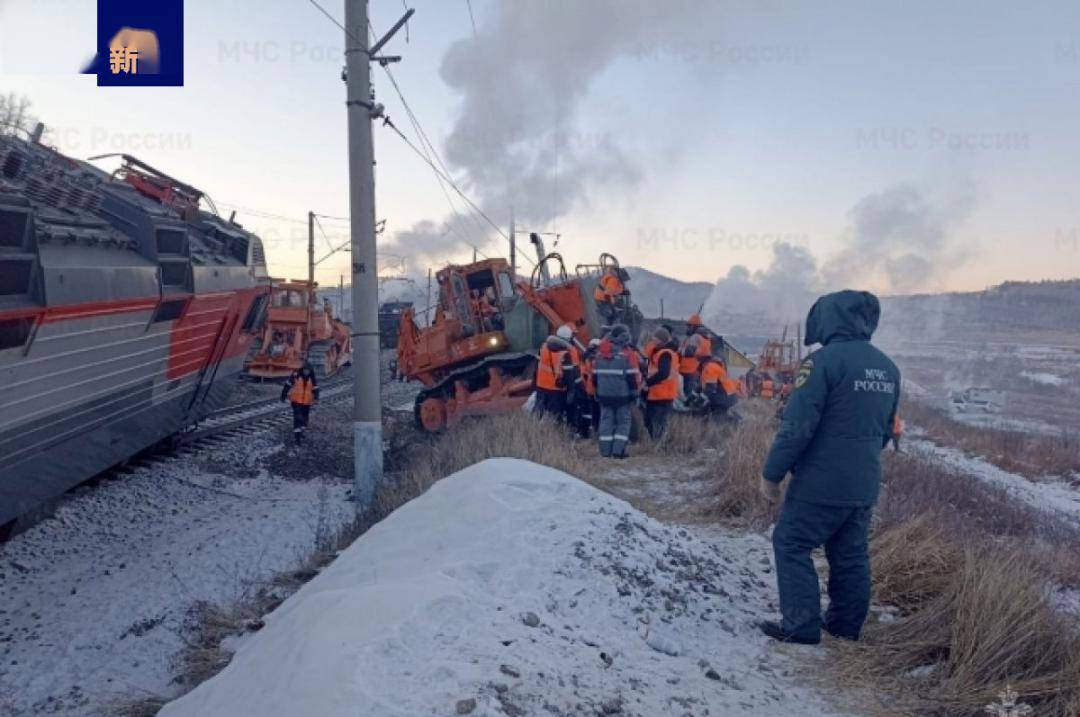 俄羅斯發生貨運列車與空載列車相撞事故.