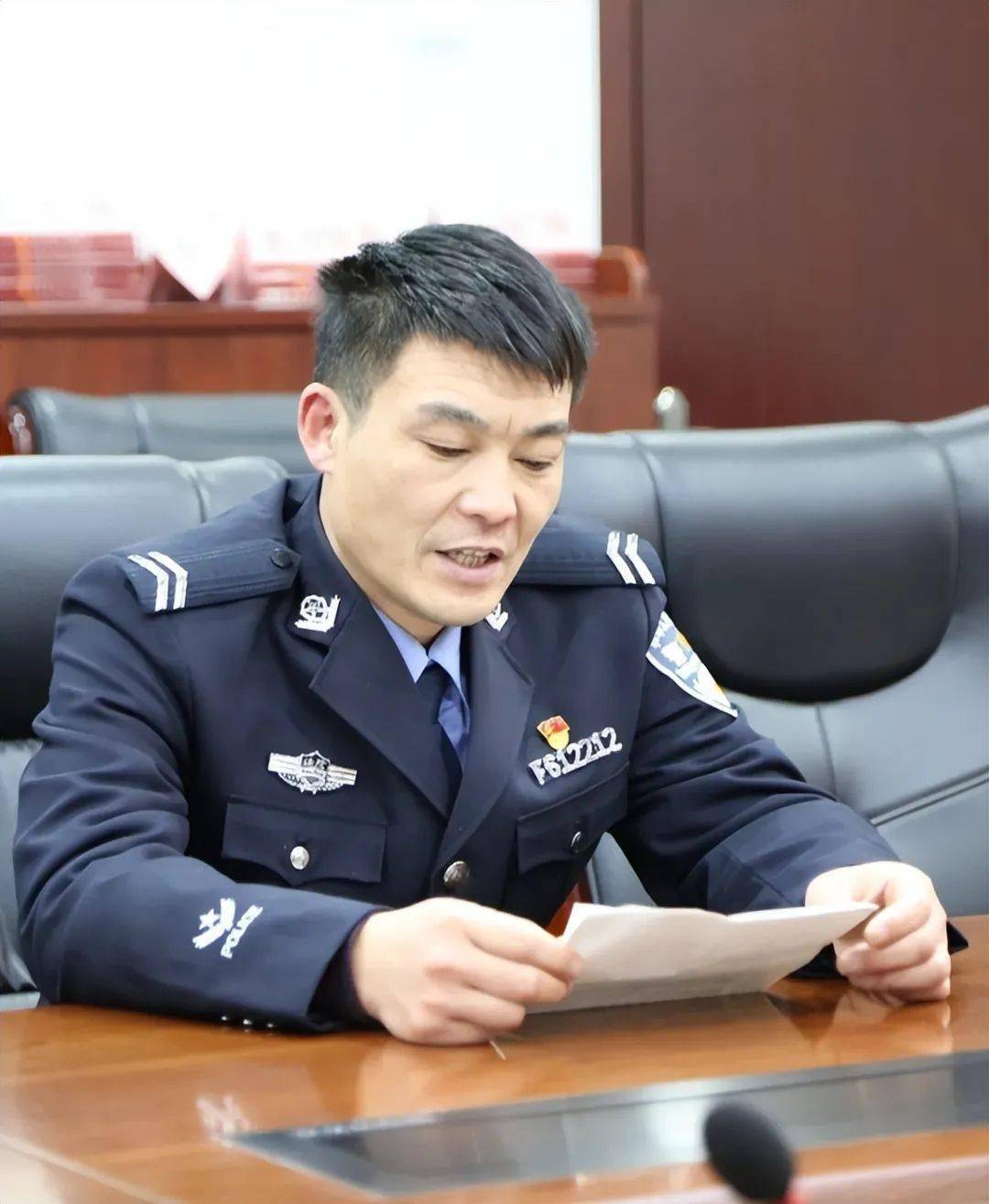 【你好,警察节】渭南中院召开"警察节-我向党汇报"座谈会(图)_工作