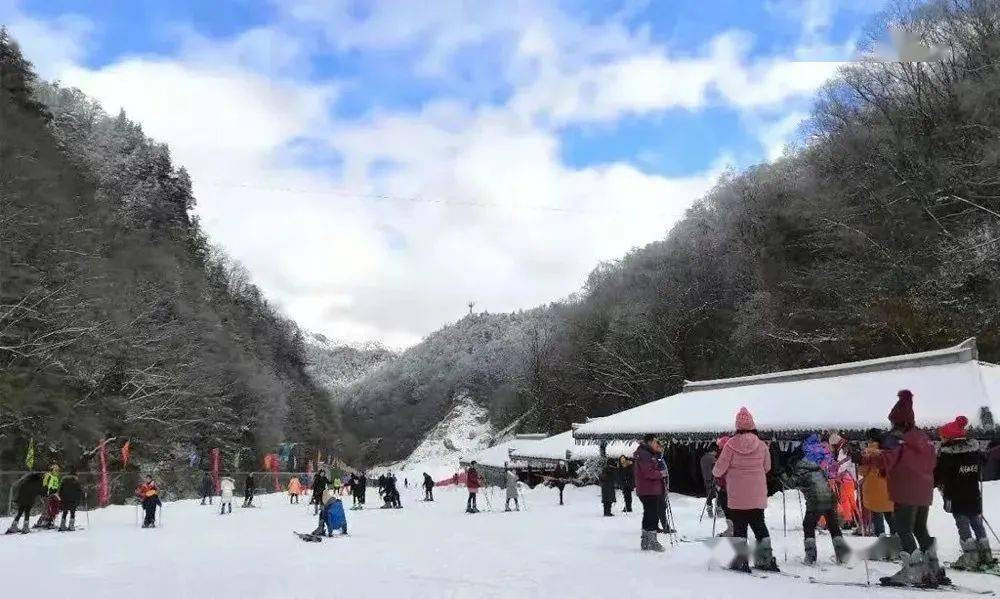 神农架国际滑雪场海拔图片