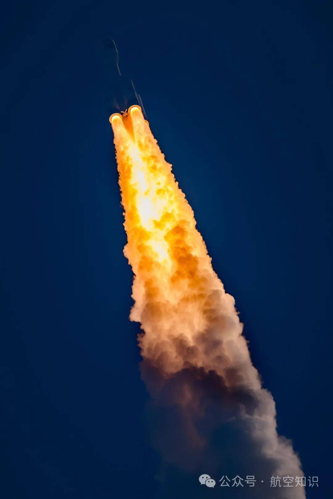 全球最大固体运载火箭引力一号海上首飞成功!_发射_技术_发动机