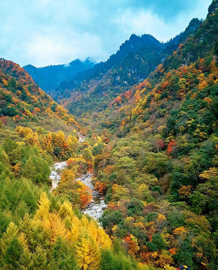 在這裡有一個五彩斑斕的世界~_小城_海拔_北山