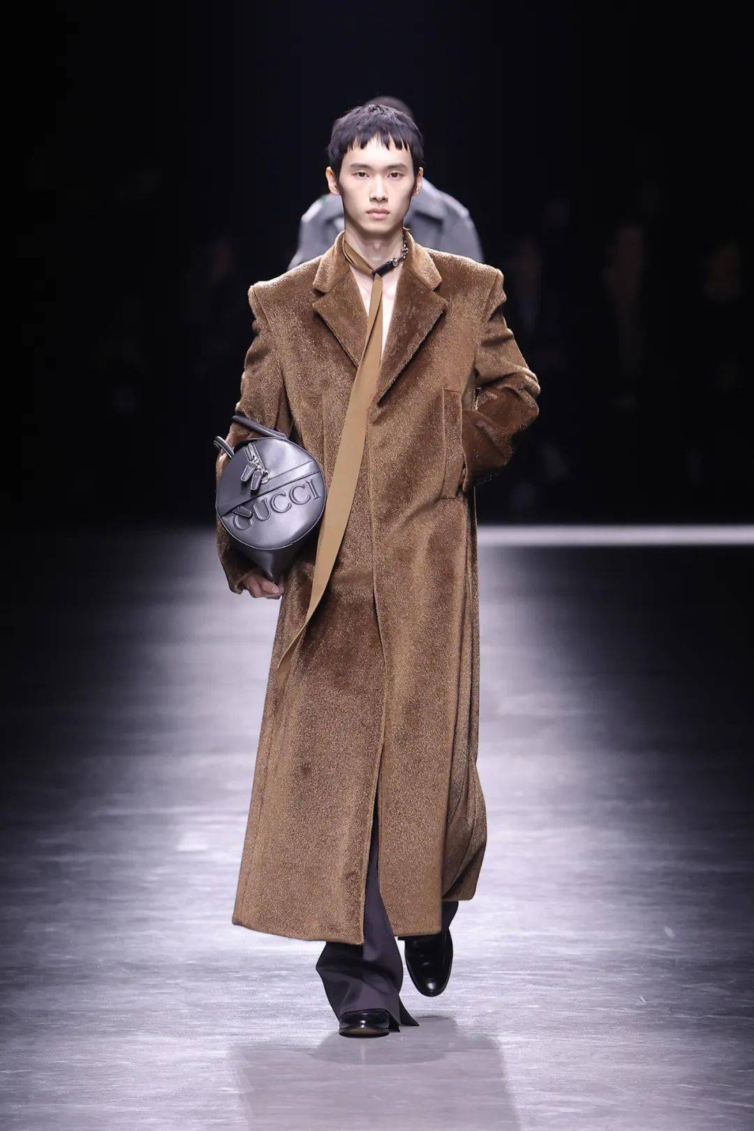 周|gucci 2024 秋冬系列,被重新定义的时装风格与美学_元素_古驰_男装