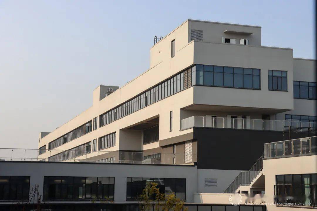 b11,b12学生宿舍,校园医疗服务场地,校园第三方商业服务(银行,超市