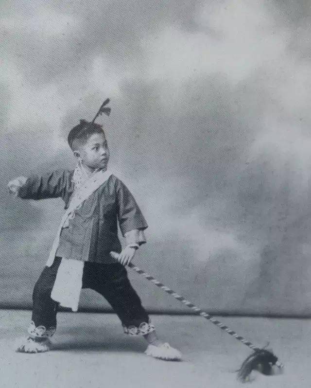 后杨小楼时代的杨派武生——高盛麟(高盛麟绝版录像《挑滑车》)_演出