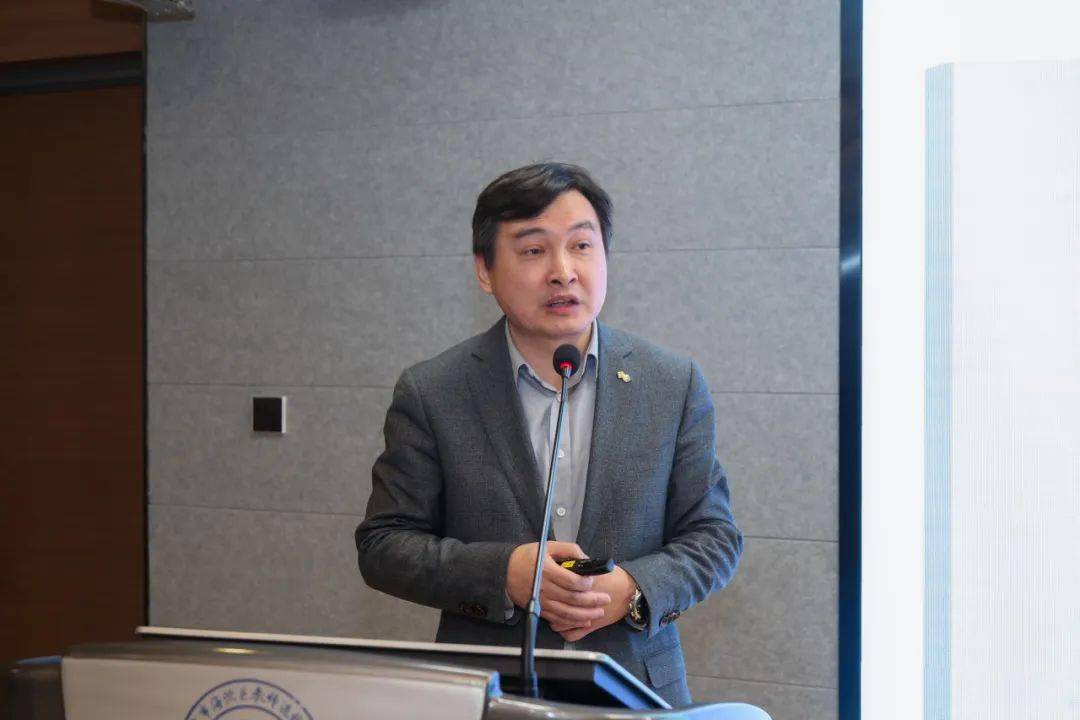 北京市十一学校校长田俊以《把握"双新"示范校契机 深化育人模式变革