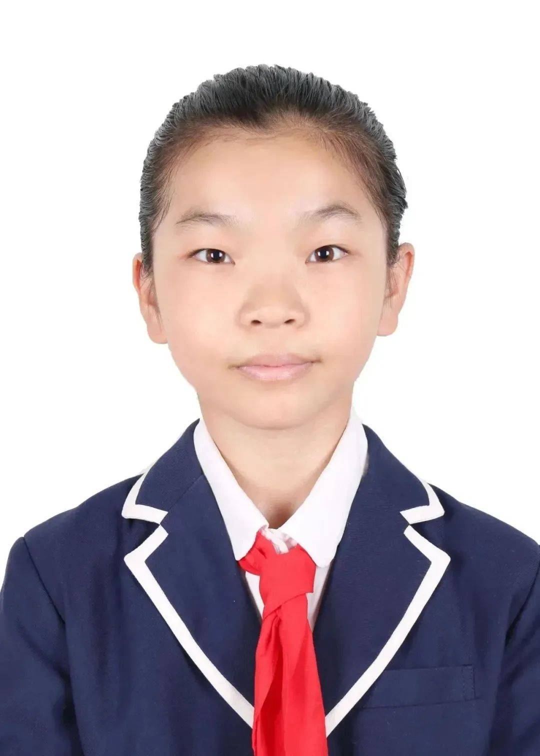 玉桥小学她热爱中华优秀传统文化,热衷于制作传统手工艺制品.