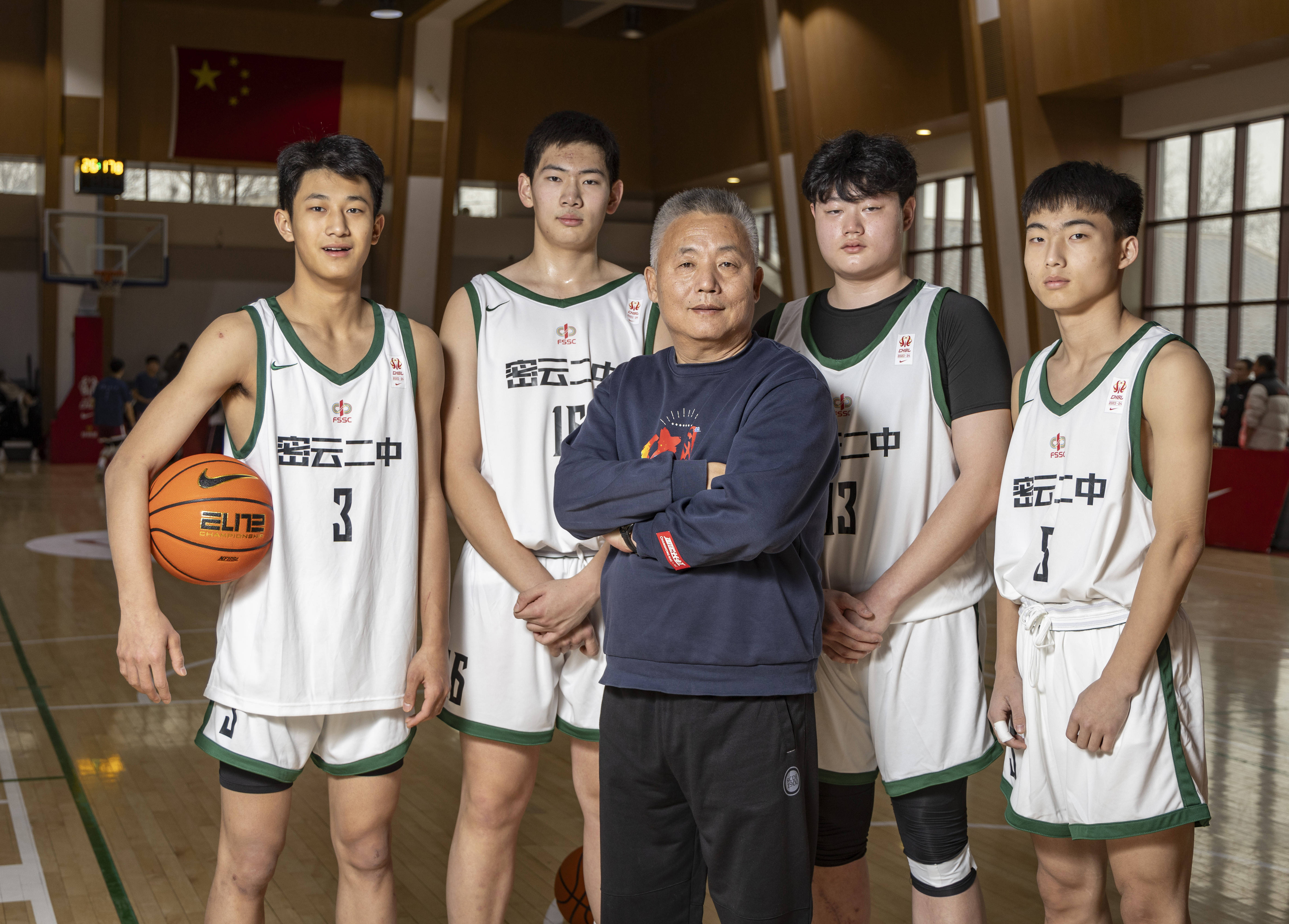 2024年1月13日下午四点,北京市第三十五中学体育馆里,密云二中篮球队