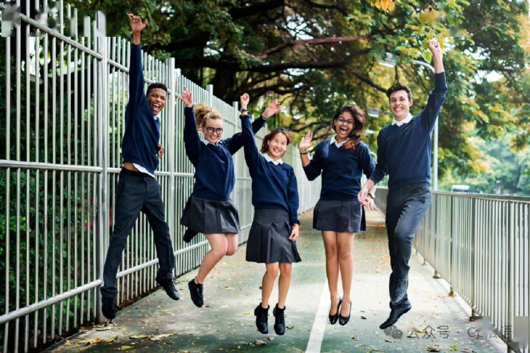 2024年法国推行的校服款式定了,这款式也许与你想象的不大一样_se_les