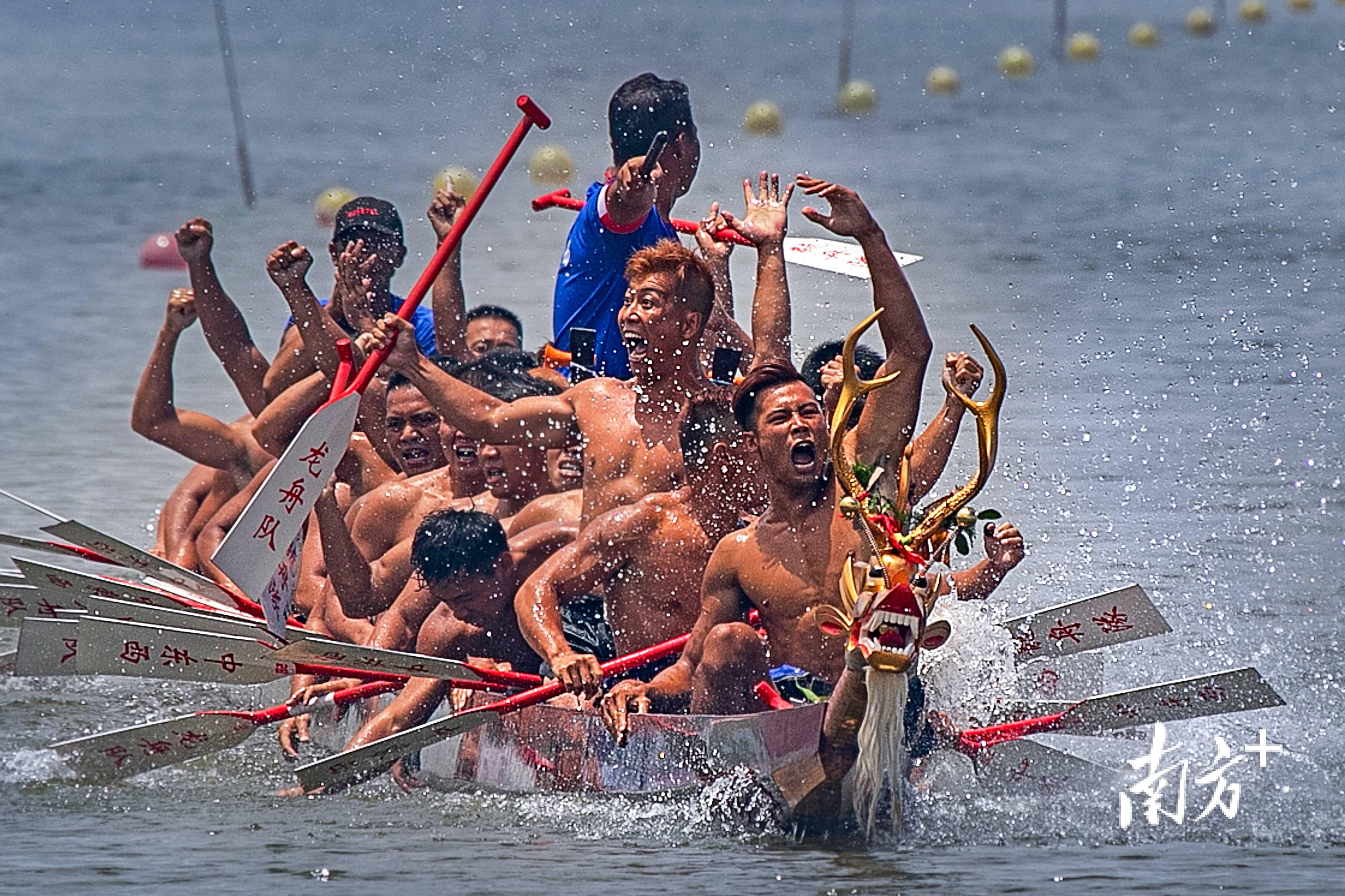 来到鹤山,可以领略多姿多彩的岭南文化:鹤山咏春,蜚声国际;三夹腾龙