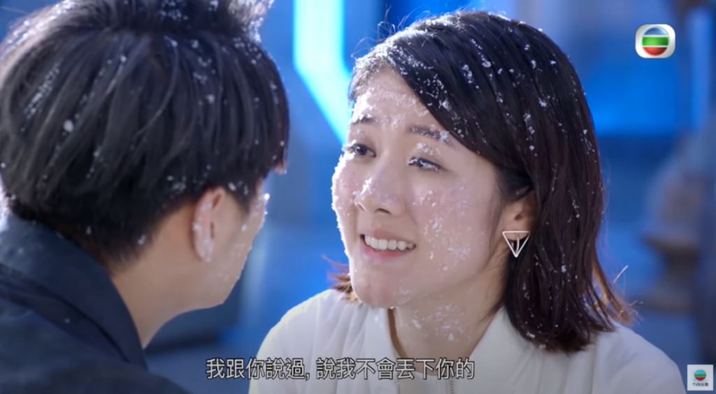 邓佩仪_生活_大学