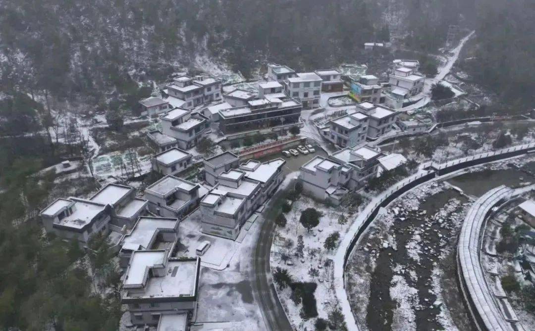 清遠,韶關出現小雪,雨夾雪天氣.