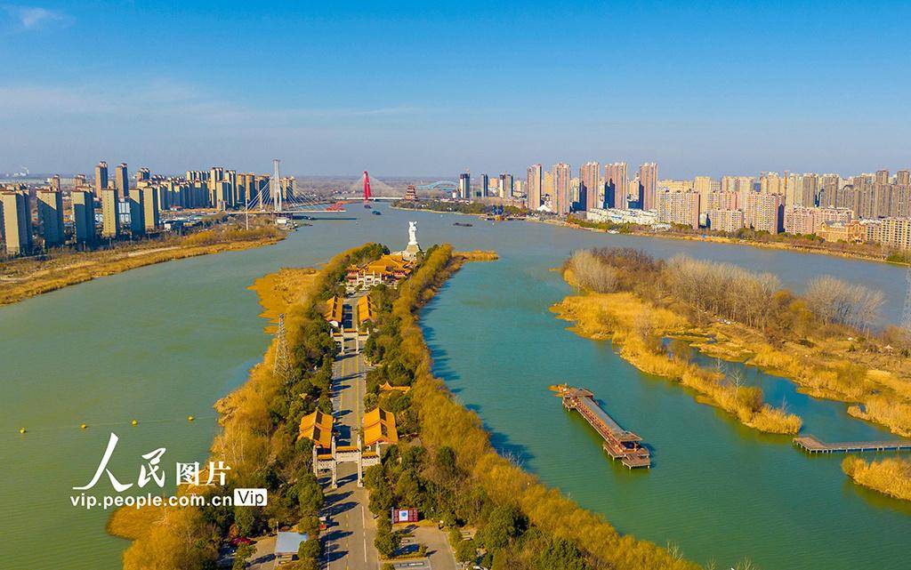 近年来,泗阳县紧紧依托京杭大运河穿境而过的优势,全力打造运河风光带