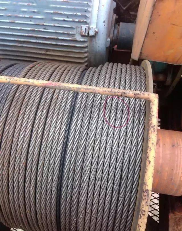 因塔吊吊运钢管坠落,项目经理,总监均未到岗履职._处理_钢丝绳厂_单位