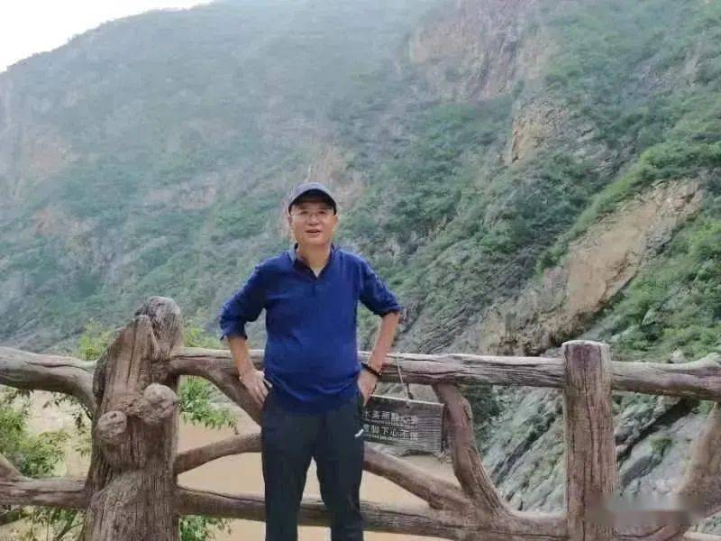 王党社,礼泉县药王洞乡雒村人,延长石油从事技术工作近四十年,教授级