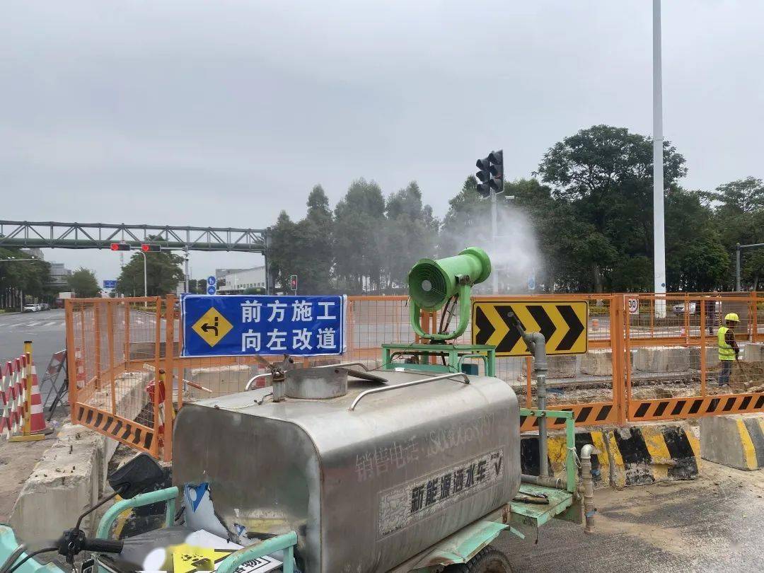 段的雨水匯水主要是通過西園路既有的直徑1米的雨水管道向北排放,該