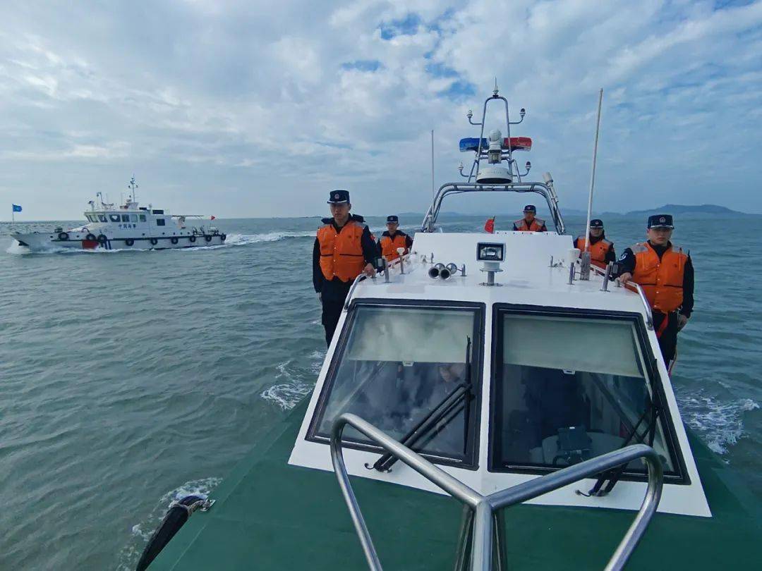 莆田海警局湄洲工作站联合湄洲岛海事处开展联合执法行动_海上_涉海