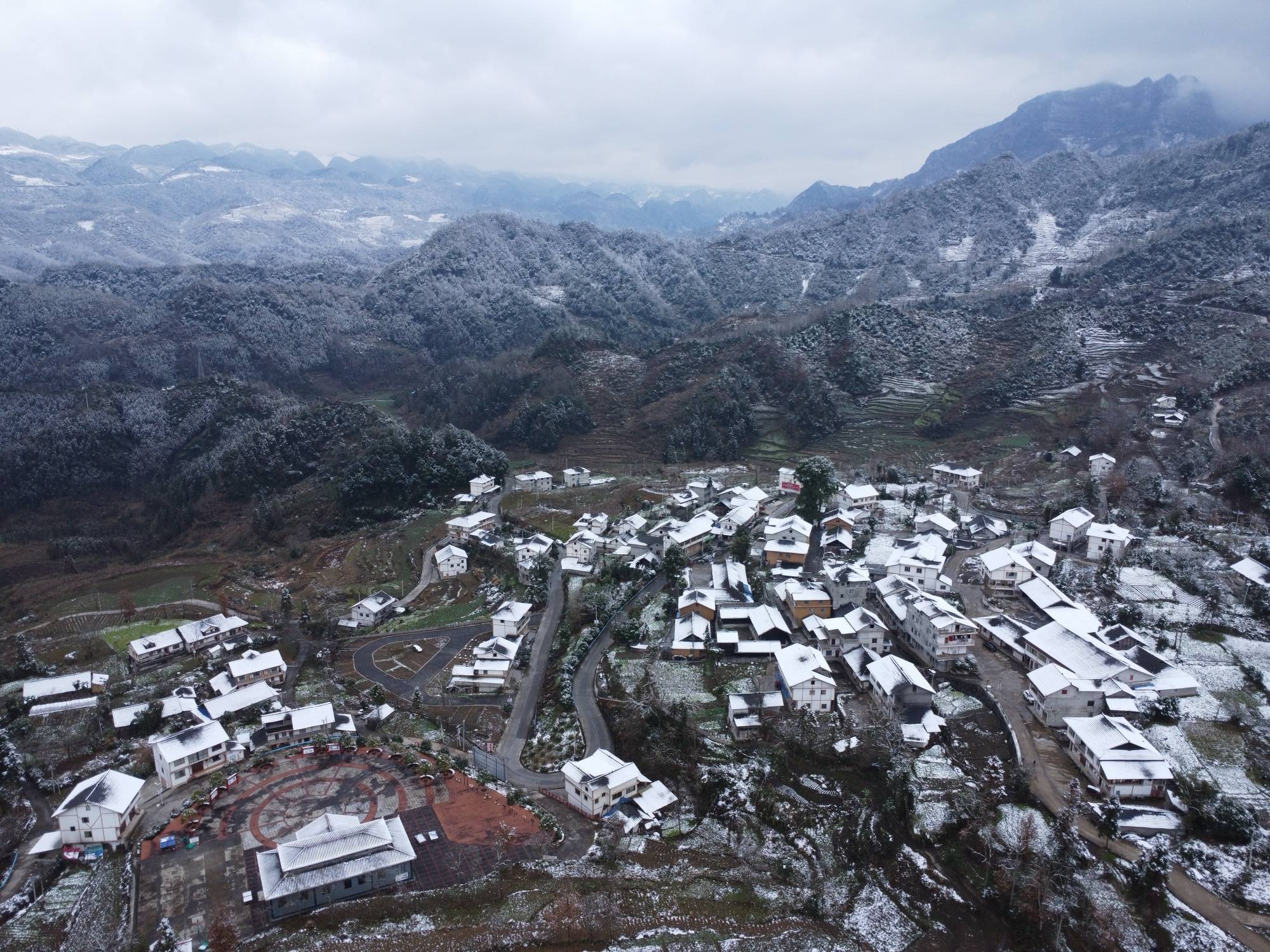 下雪的景色 农村图片