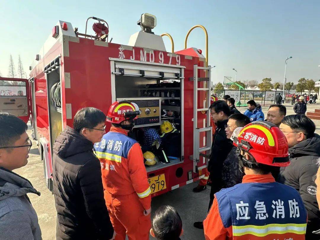 富安镇中学开展寒假消防队进校园宣讲和演练活动_师生_火灾_进行