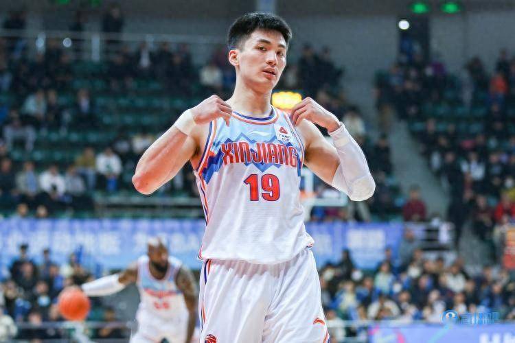 怎么个事儿!于德豪13分钟拿0分1板2助1断5犯规&但正负值 10