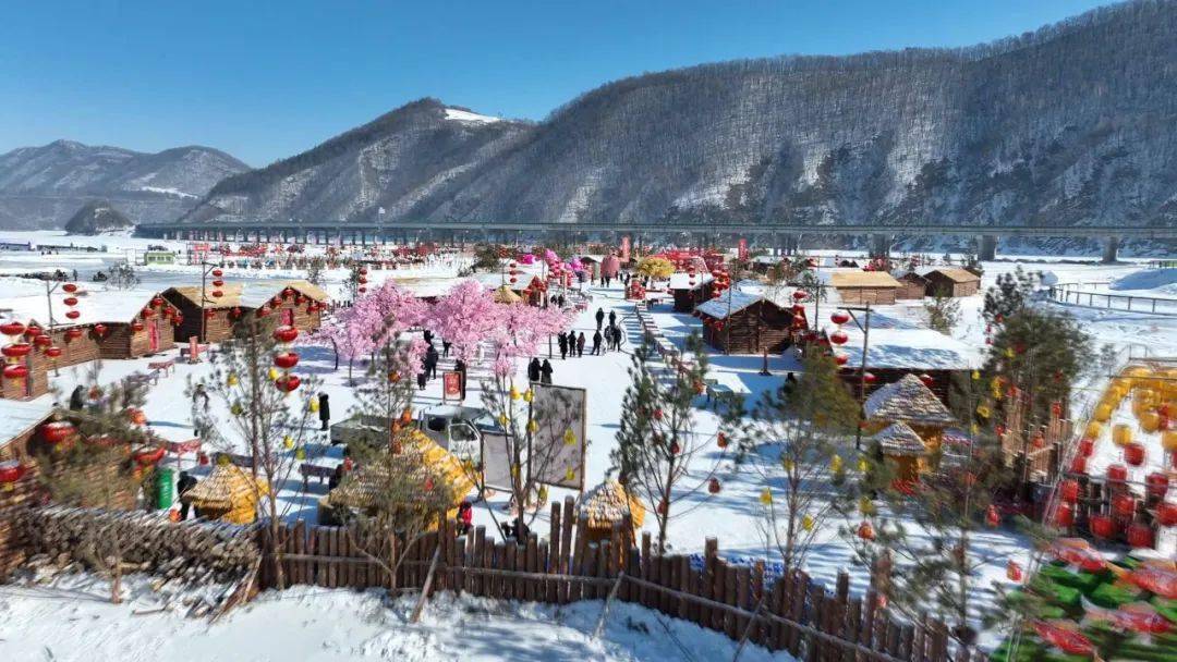 團團帶你遊白山 | 雪谷市集開門迎客 冬日松花江上