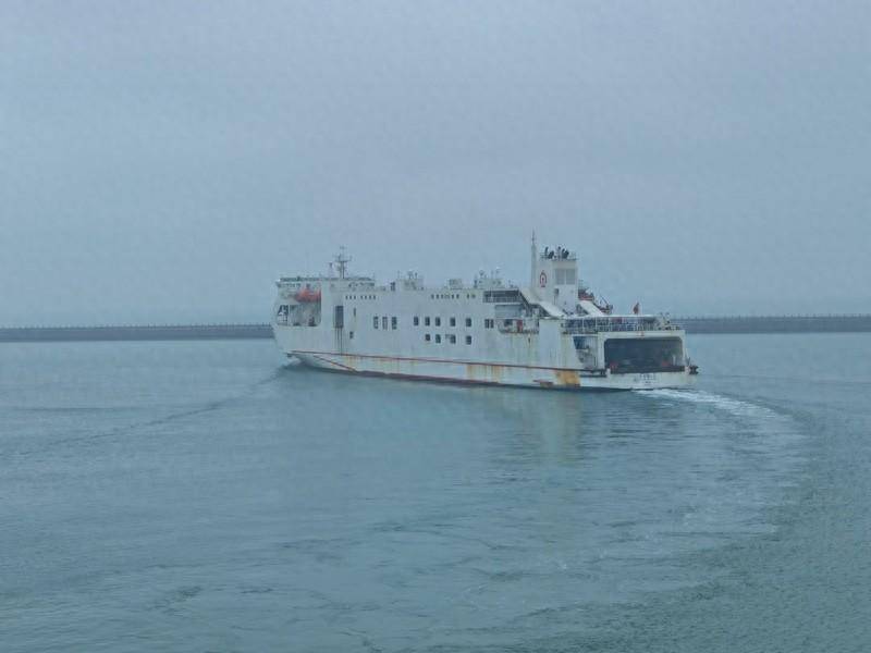 春运开始琼州海峡迎客流高峰 海南多部门护航旅客回家路_海口_船舶