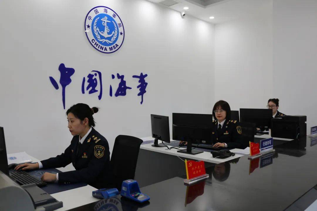 天津海事局精心保障"一带一路"绿色能源项目_发展_船舶_中国