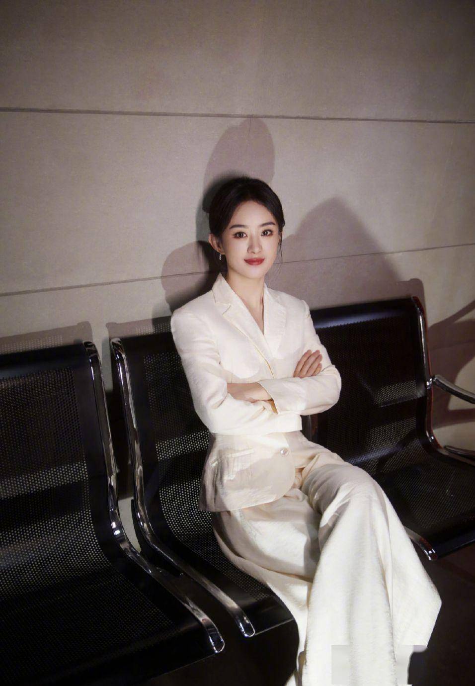 赵丽颖公主颖绝美容颜:仙女下凡,端庄秀丽