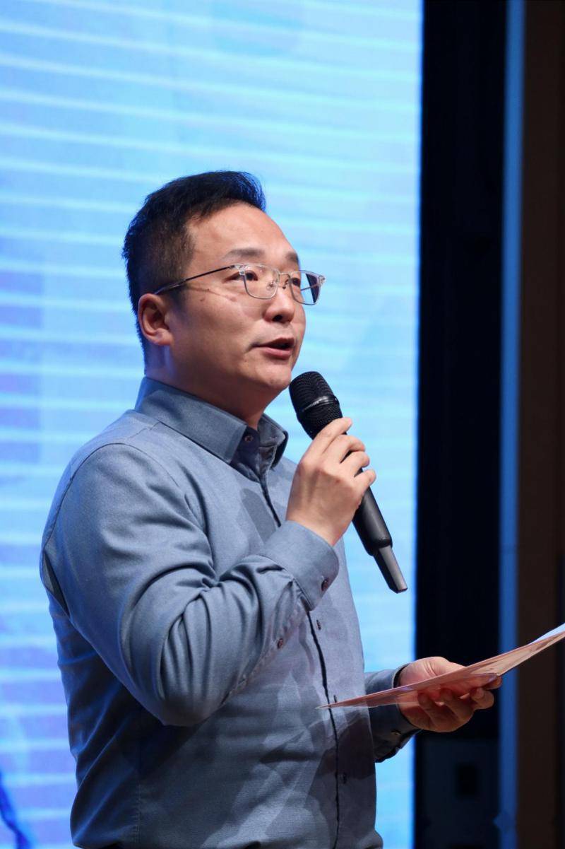 发布会伊始,上海越剧院院长吴巍在致辞中说,单仰萍老师是当代越剧界的