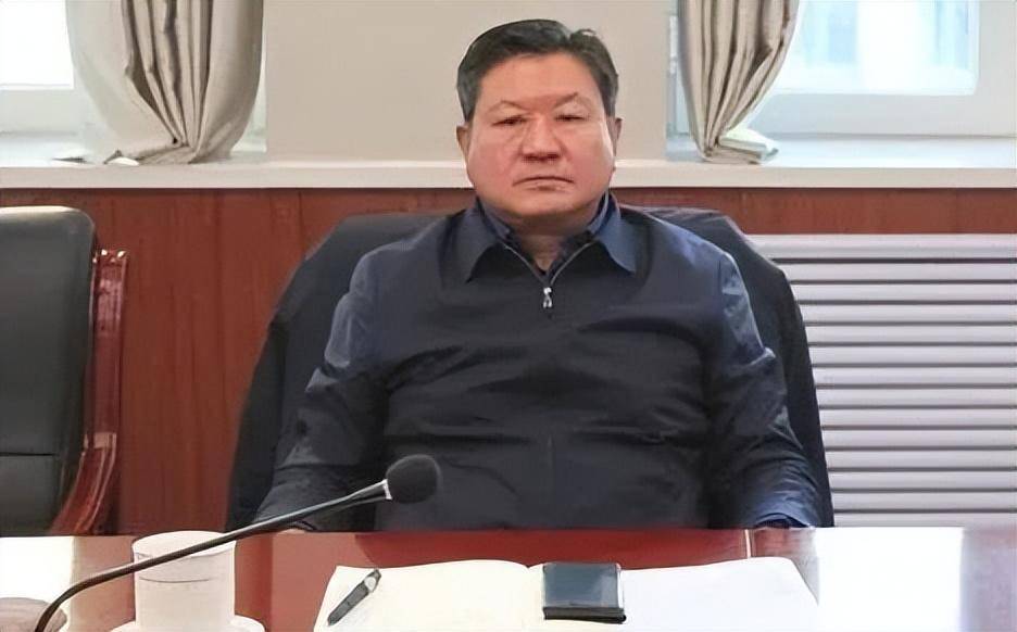 2024年1月15日,安木拉在调研结束返回途经贵德县时,与贵德县委常委