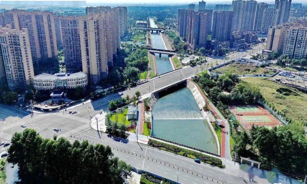 坪桥河河道整治项目▲2024年,广汉市将继续实施城市更新行动,打造宜居