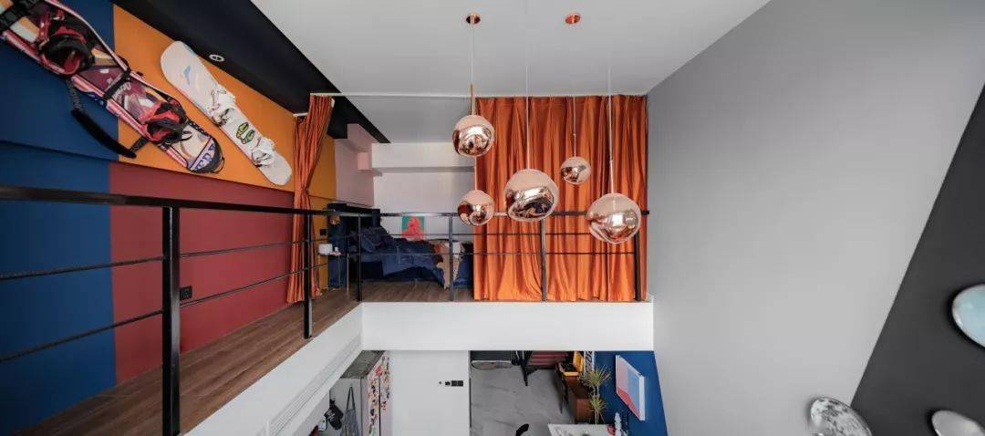 45平复式单身公寓,挑高客厅 悬空飘窗设计,简直就是迷你豪宅!