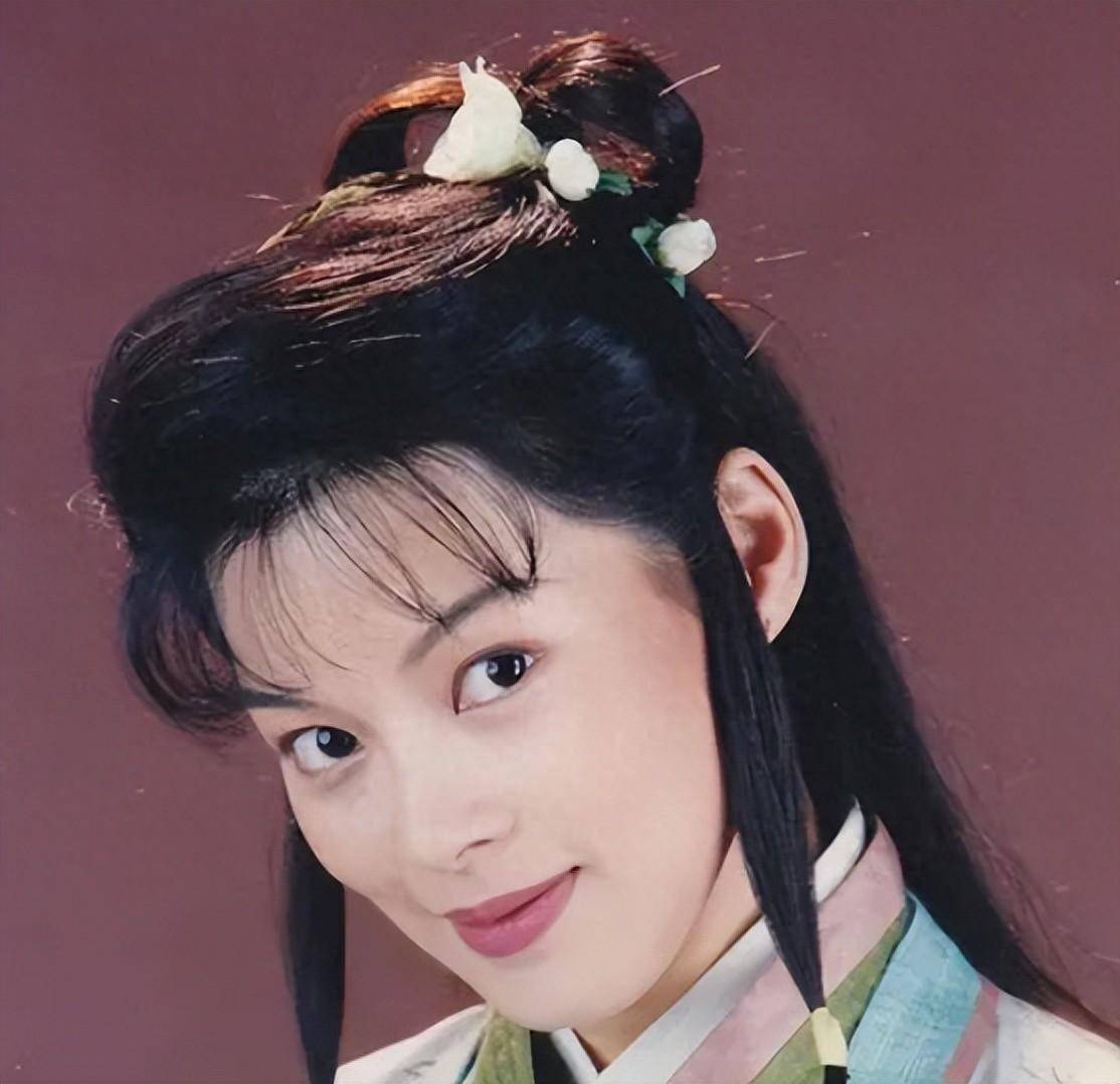 最美阿朱:曾红极一时,因名字和刘嘉玲相似被迫退圈,如今怎样了_刘锦玲