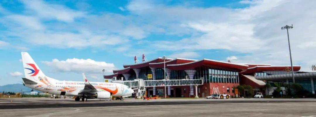 二,四,六执行,临沧直飞上海的航班mu5829于18:30从临沧博尚机场起飞