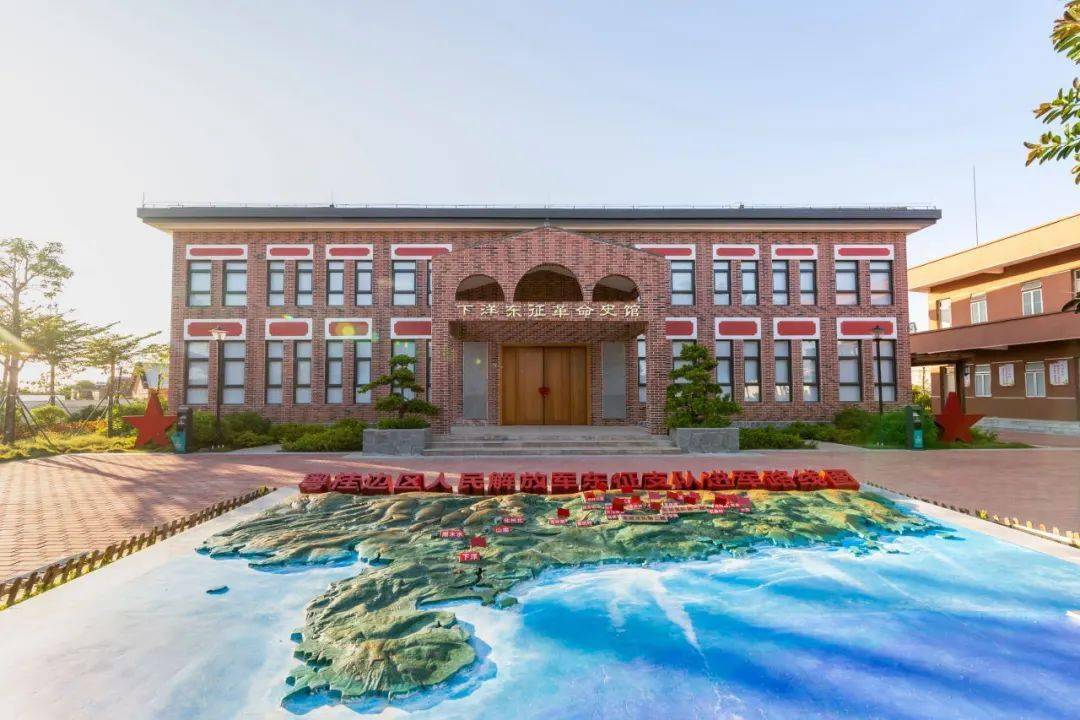 岭 北 镇遂溪县岭北镇创建"百千万工程"典型镇暨迎春文艺晚会玉兔呈祥