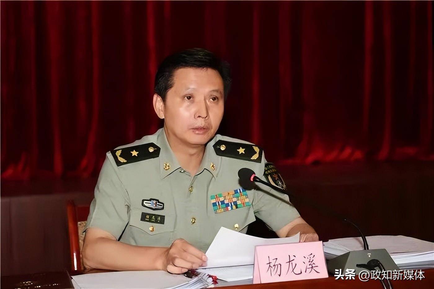 他南下任职,已任广东省军区党委书记,政委_李军_韦昌进_征兵