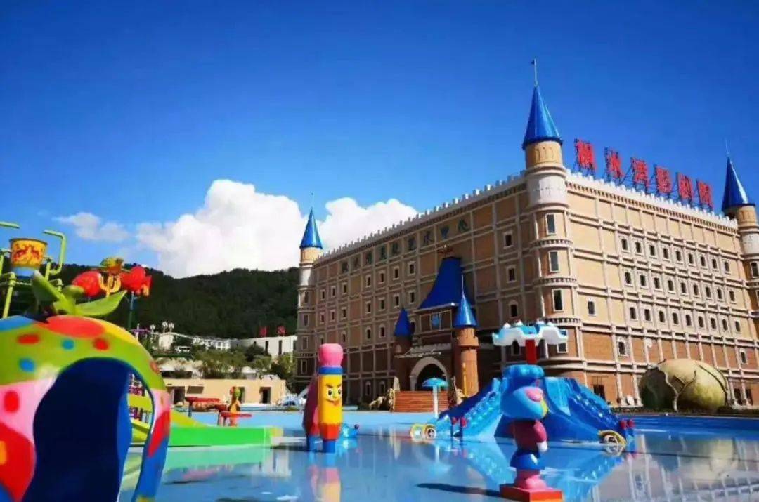 今年在原有的萌宠乐园和歓乐谷两个景区基础上又增加了枫水湾室外水
