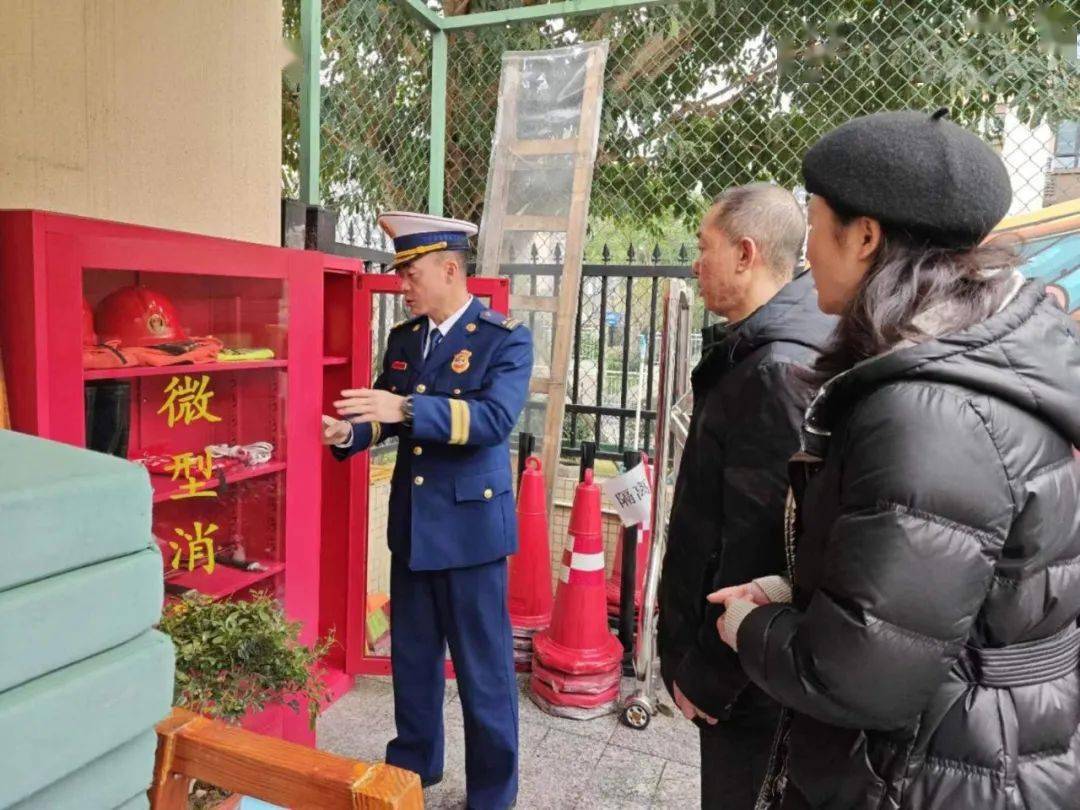 市中区支队联合市教育局在资中二中,魔耳精品教育,资中县实验小学开展