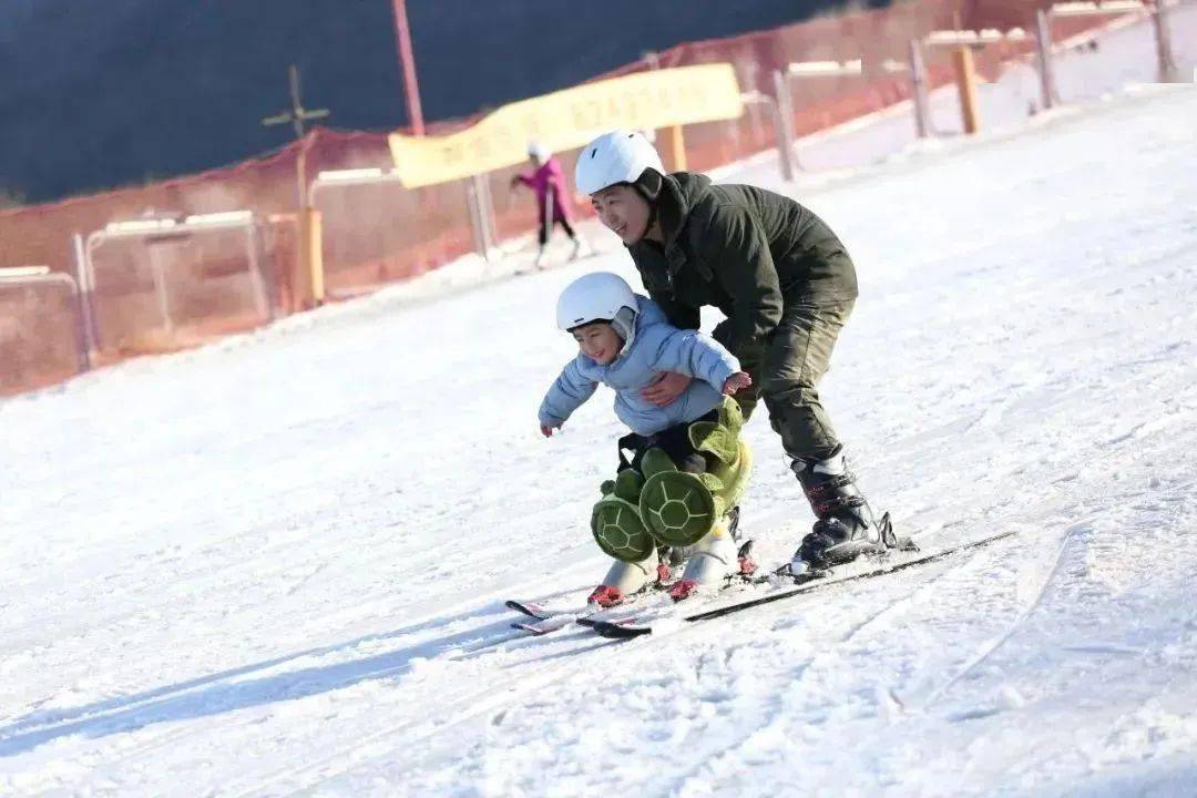来海淀这几处"花式"玩冰雪~~_雪地_位置_雪场