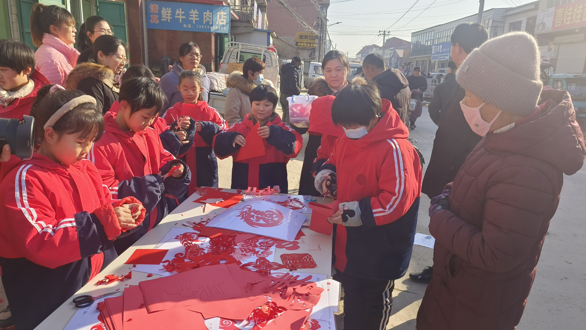 河北安國:非遺進課堂 剪紙賀新春_杜麗芳_活動_文化