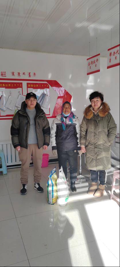 巴林右旗总工会深入包联嘎查村开展春节走访慰问活动_生活_关怀_方式