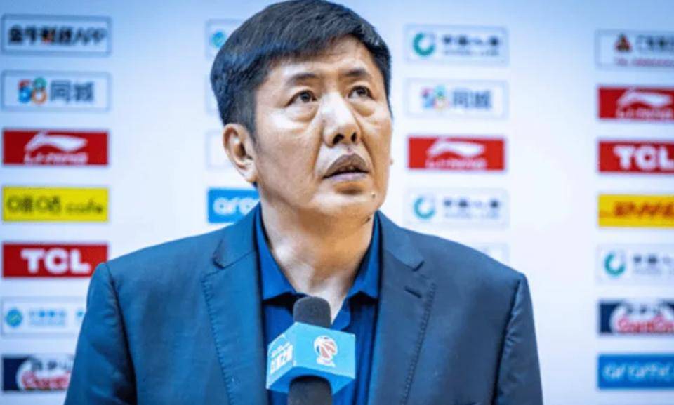 帅论|丁伟:限制辽宁队前场篮板做得不好,高诗岩腿部有些拉伤_比赛