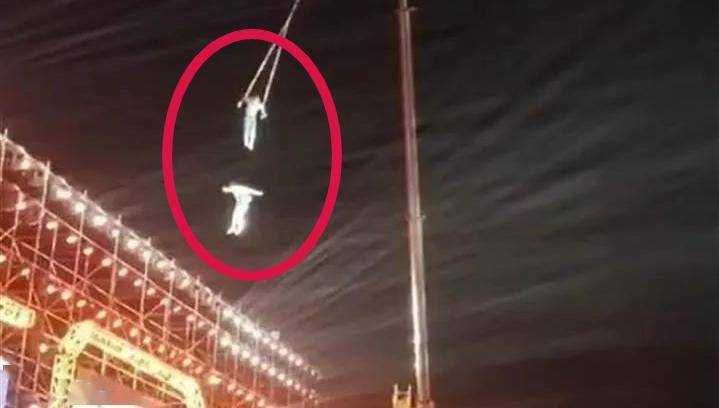 杭州一女演员表演时坠亡,舞台事故何时休?_演出_人员_进行了